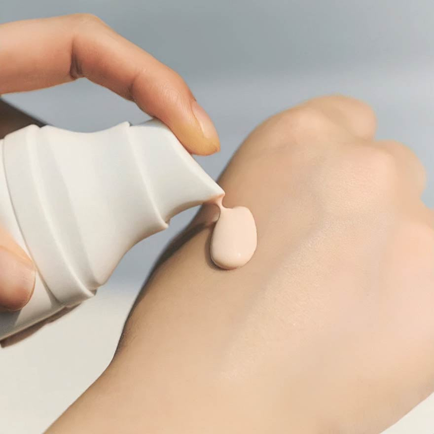 SKIN1004 Madagascar Centella Tone Brightening Tone-Up Sunscreen SPF50 PA++++ 50ml