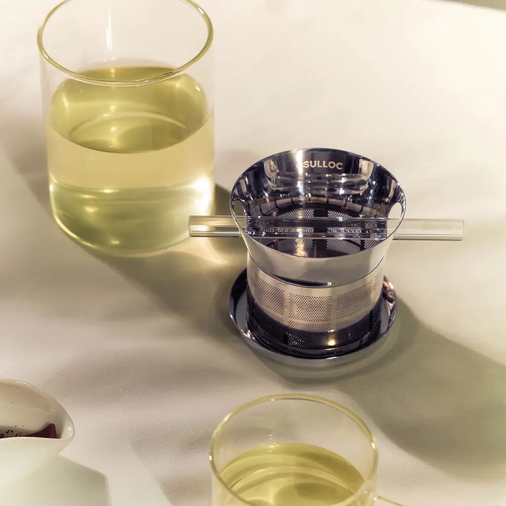 OSULLOC Tea Strainer, 304 Stainless Steel Fine Mesh Tea Filter with Double Heat-resistant Handle, Gift Box