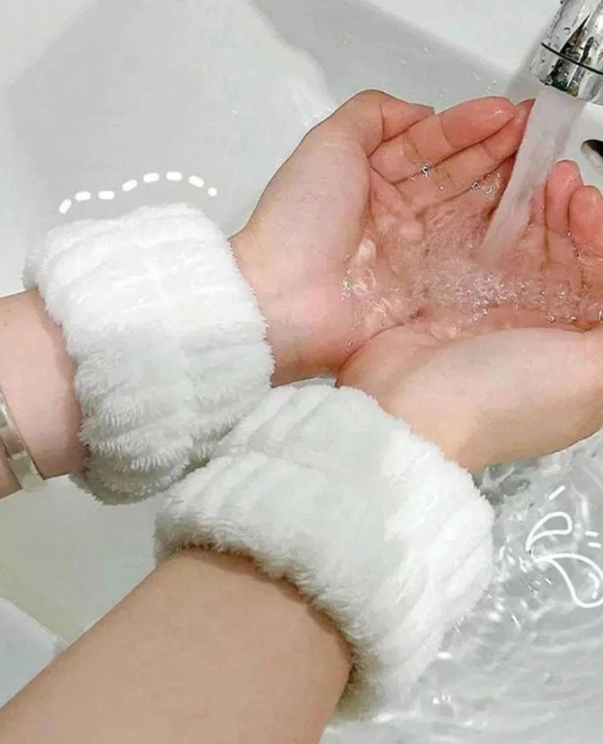 Solid Fuzzy Bath Wrist Band 1Pair