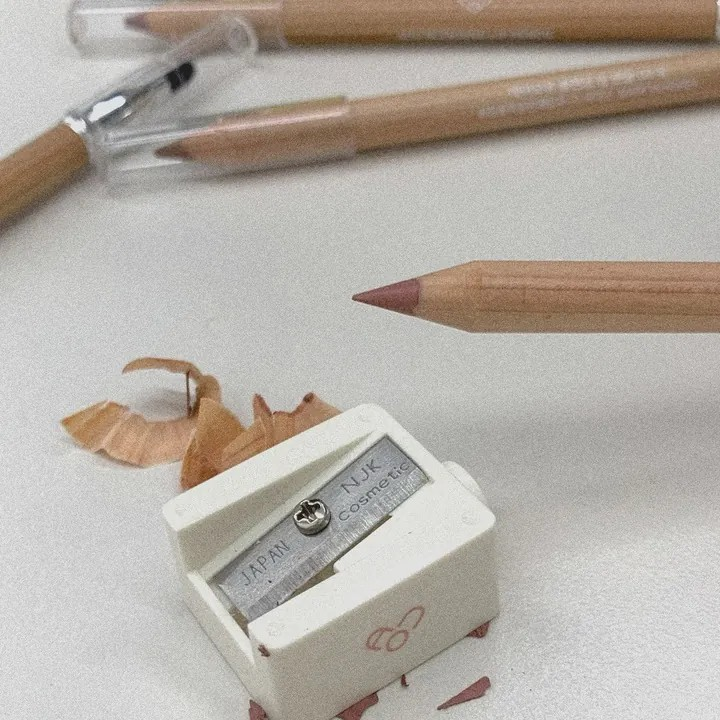 AOU Pencil Sharpener (for lip pencil)