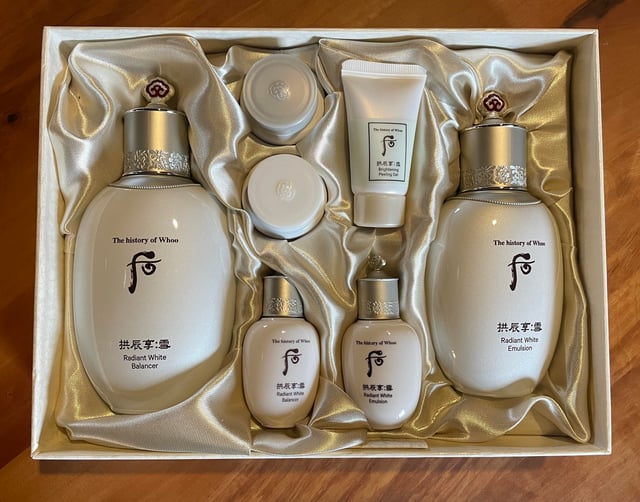 THE HISTORY OF WHOO Gongjinhyang Seol Radiant White 2pcs Special Set - New