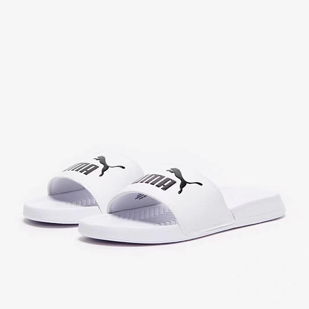 PUMAのスリッパは男女ともに外履き可能