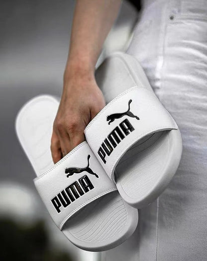PUMAのスリッパは男女ともに外履き可能