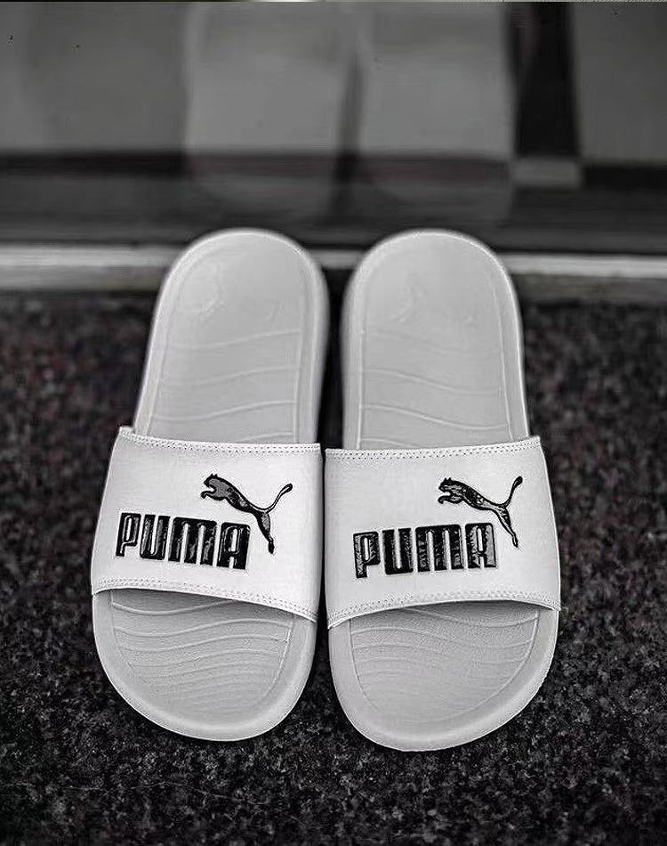 PUMAのスリッパは男女ともに外履き可能