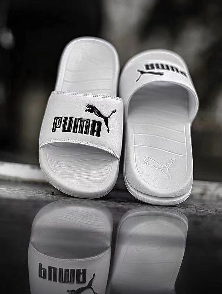 PUMAのスリッパは男女ともに外履き可能